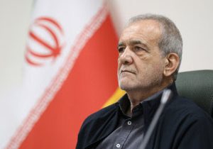 پزشکیان: رهبر شهید مانند کوه پشت دولت ایستاده بود؛ حمایت رهبر شهید مانع شکل‌گیری تنش‌های اجتماعی شد