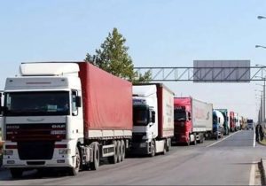 ثبت عبور بیش از ۶۰ هزار کامیون ترانزیتی از آذربایجان‌غربی در چهار ماه