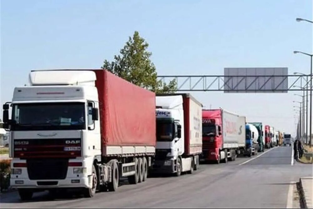 ثبت عبور بیش از ۶۰ هزار کامیون ترانزیتی از آذربایجان‌غربی در چهار ماه