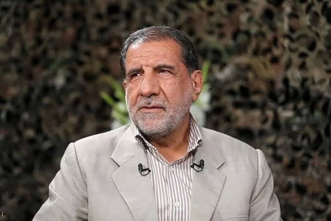 شمخانی برای حضور فرماندهان در جلسه «بیت» بسیار اصرار داشت؛ پاکپور نمی‌خواست در جلسه حاضر شود اما شمخانی اصرار کرد!