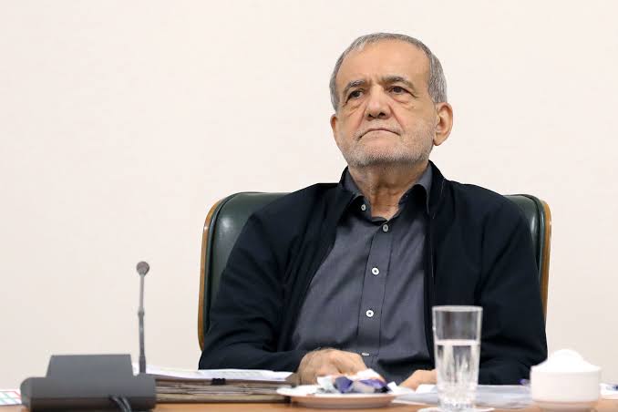 پزشکیان درباره شایعه استعفای ذوالقدر: رئیس‌جمهور: تلاش می‌کنیم اختلافات مطرح‌شده درباره ذوالقدر برطرف شود