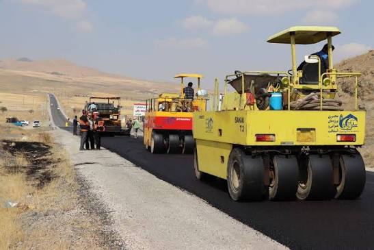 ۴۰۰ کیلومتر از راه‌های همدان در کمتر از ۵ ماه آسفالت شد