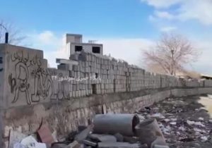 هفت ماه از بازدید فرماندار گذشت؛ ورودی پارک بانوان نقده هنوز میان نخاله‌هاست!