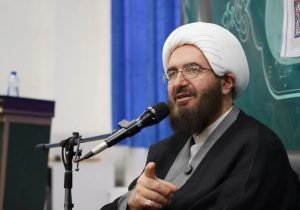 حاج‌علی‌اکبری: همسر رهبر شهید در بستر بیماری هستند