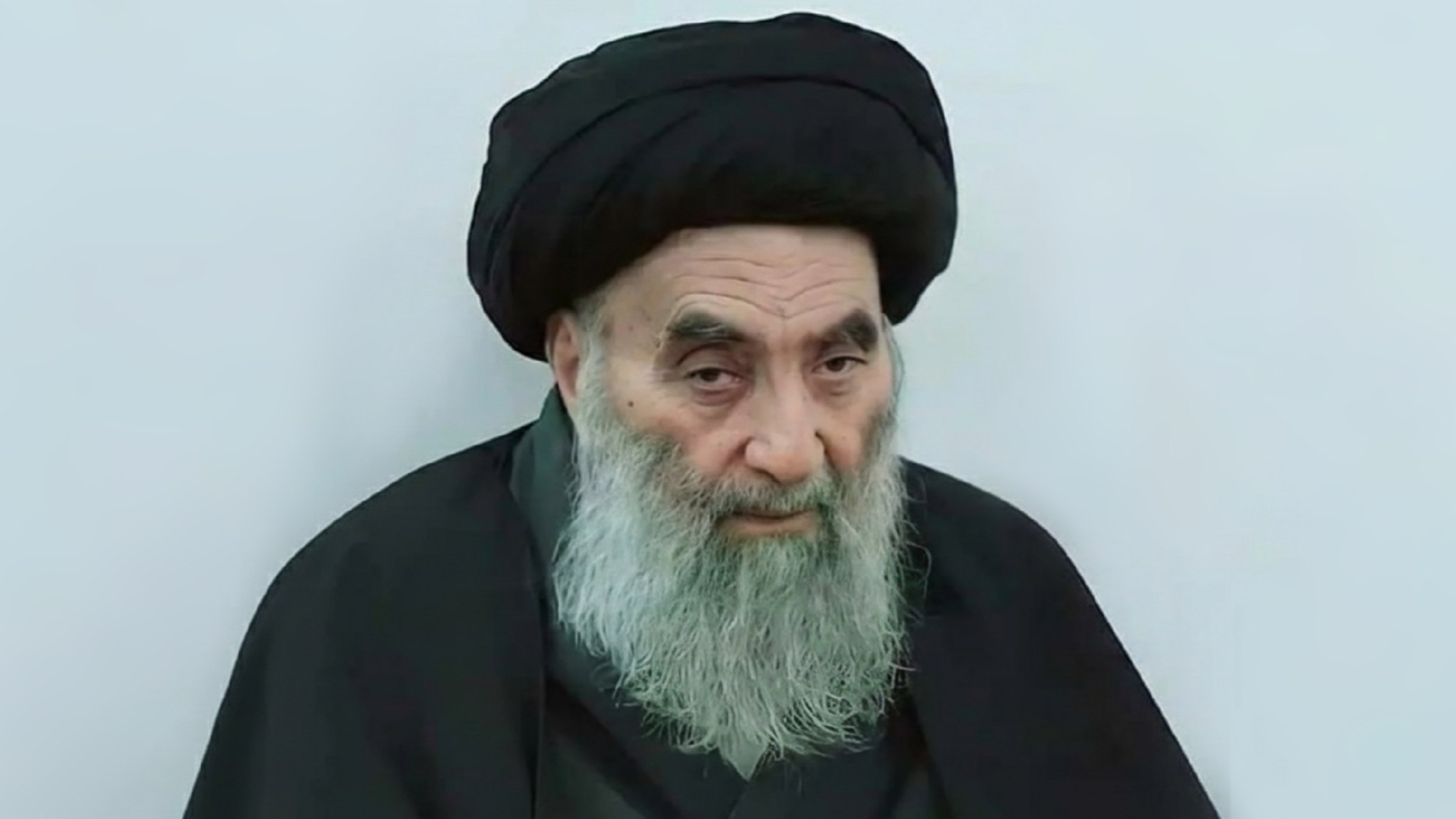 کمک نقدی دفتر آیت‌الله سیستانی به ۱۸۱ خانواده شهید و جانباز در آذربایجان‌شرقی