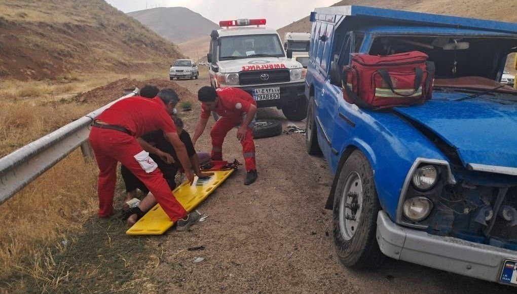 تصادف نیسان و آریزو در محور پیرانشهر–نقده ۳ مصدوم برجا گذاشت