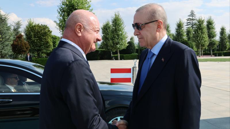 اردوغان از نخست‌وزیر اتریش استقبال کرد