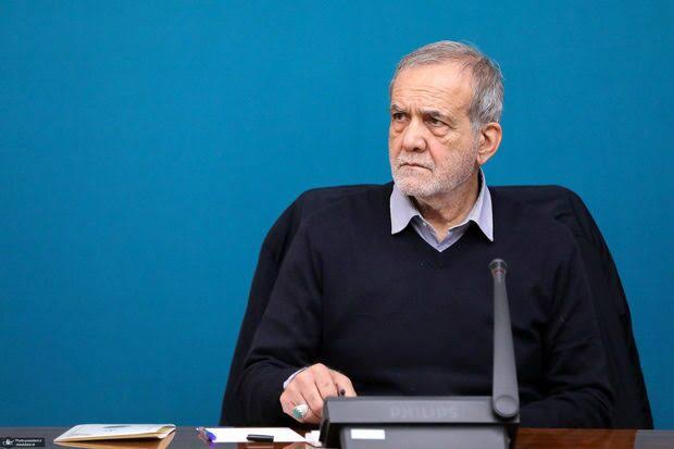 آقای پزشکیان با جنگ‌طلبانی که  در ناز و نعمت زندگی می‌کنند، برخورد کنید