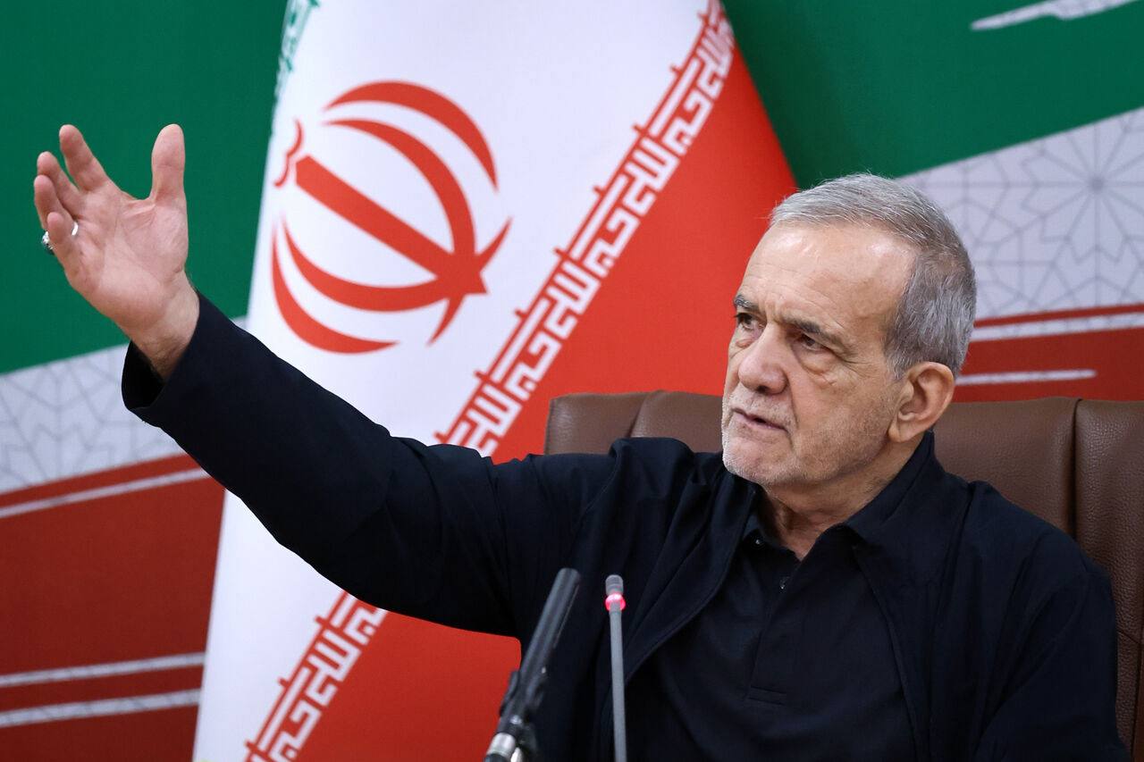 پزشکیان: پارسال ۶ میلیارد دلار بنزین وارد کردیم؛ امسال پول نداریم