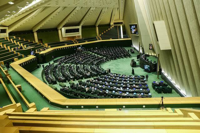 جنجال بر سر اختیارات پزشکیان در فضای مجازی؛ نمایندگان معترض شدند