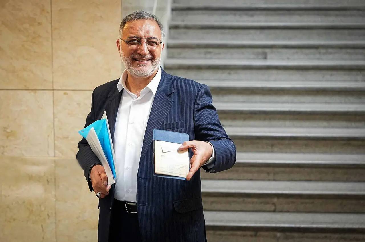 زاكانى: فشار اقتصادى آمريكا ما را براى آبادانى مصرتر مى كند