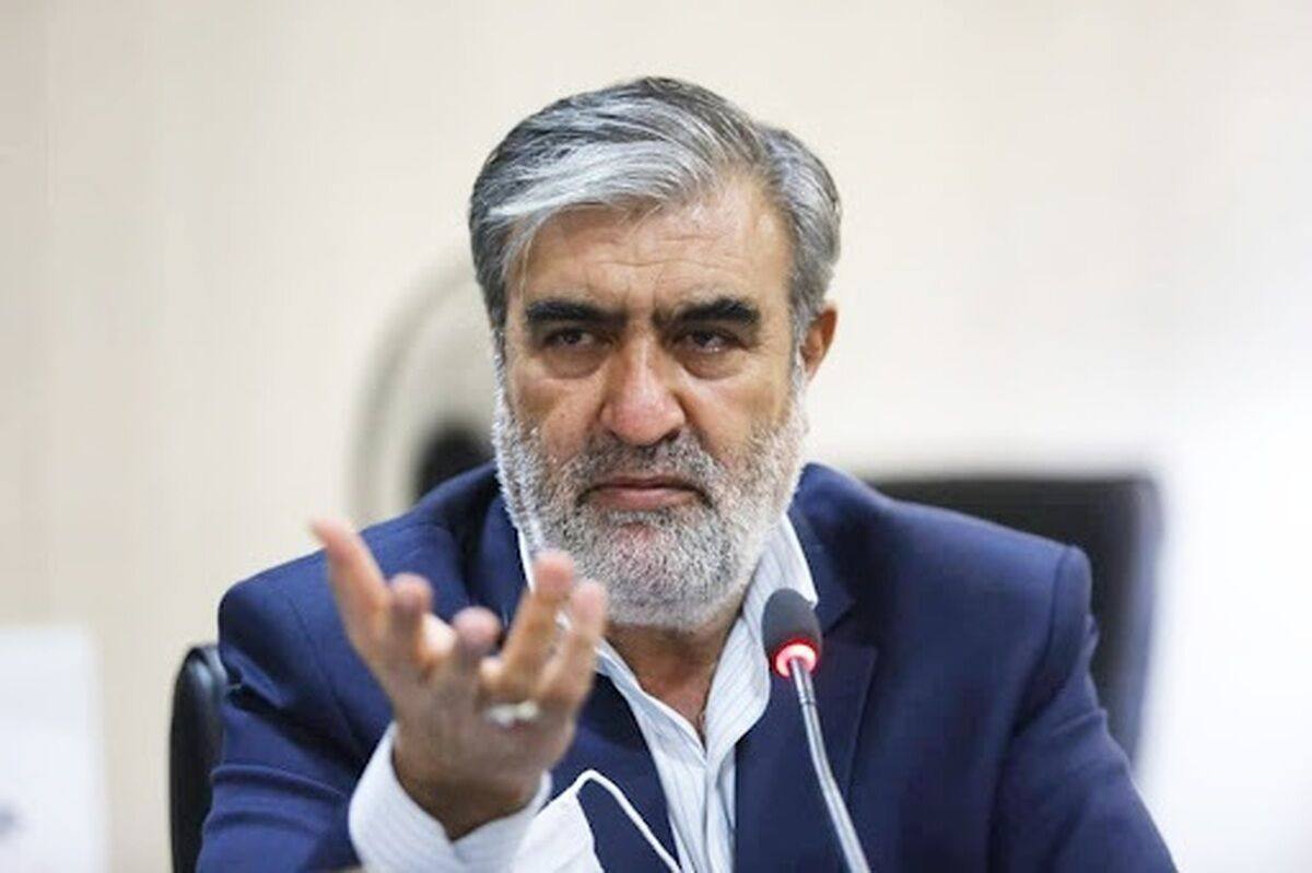 عزیزی: ایران در ۱۳۲۰ بی‌طرف ماند، اما اشغال شد و به قحطی افتاد؛ ایران امروز نباید در موضع انفعال بماند