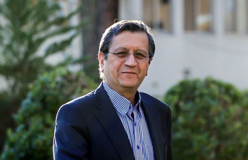 همتی: سال‌هاست تحریم شده‌ایم و مقاومت کردیم و باز هم مقاومت می‌کنیم