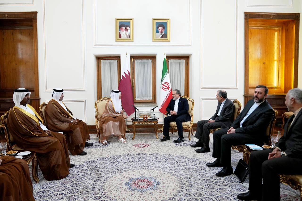 قطر در تلاش برای از سرگیری مذاکرات و آزادی کشتیرانی در تنگه هرمز
