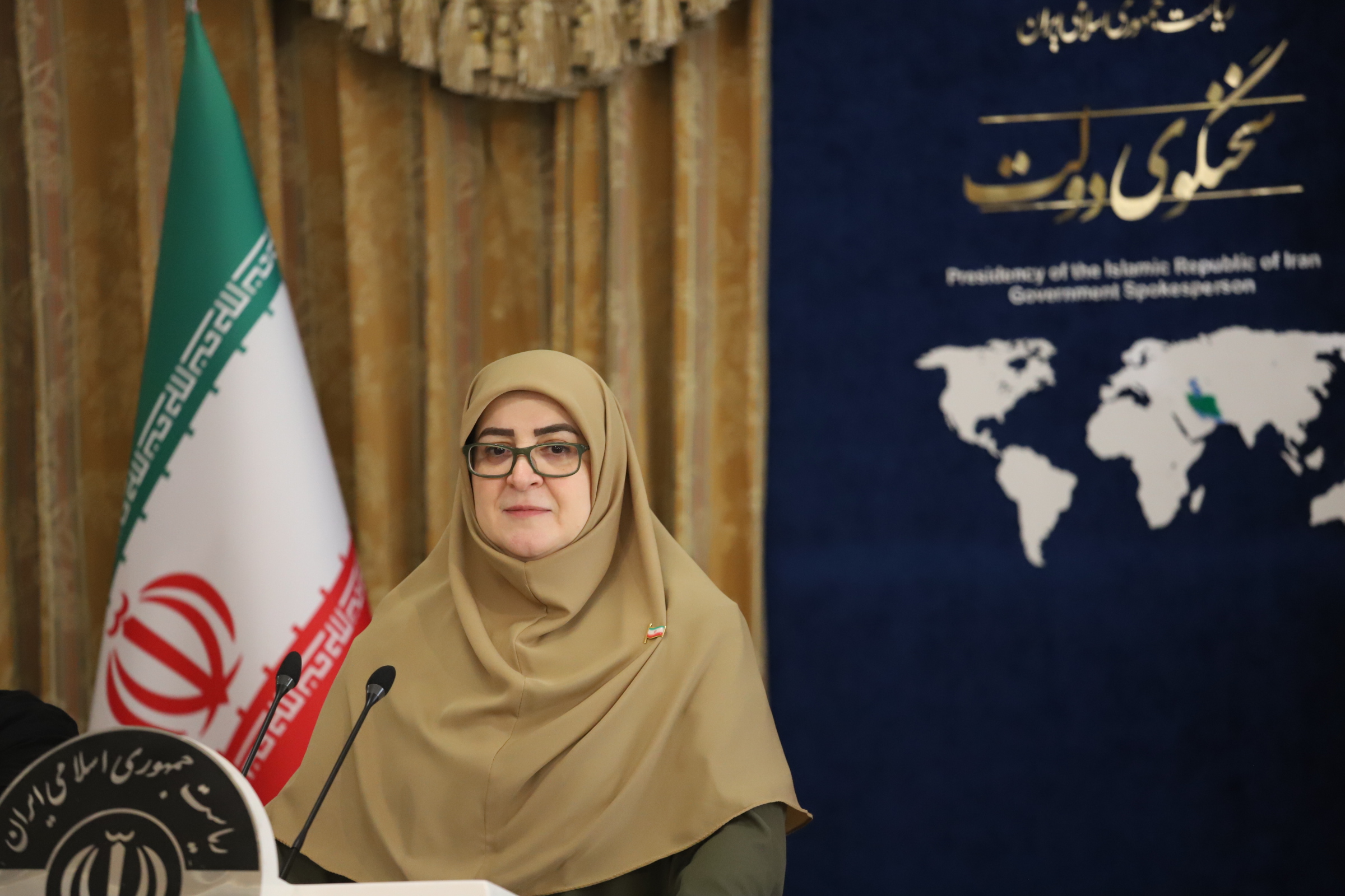 دولت برنامه‌ای برای واقعی‌سازی قیمت‌ها ندارد؛ درآمدها واقعی نیست