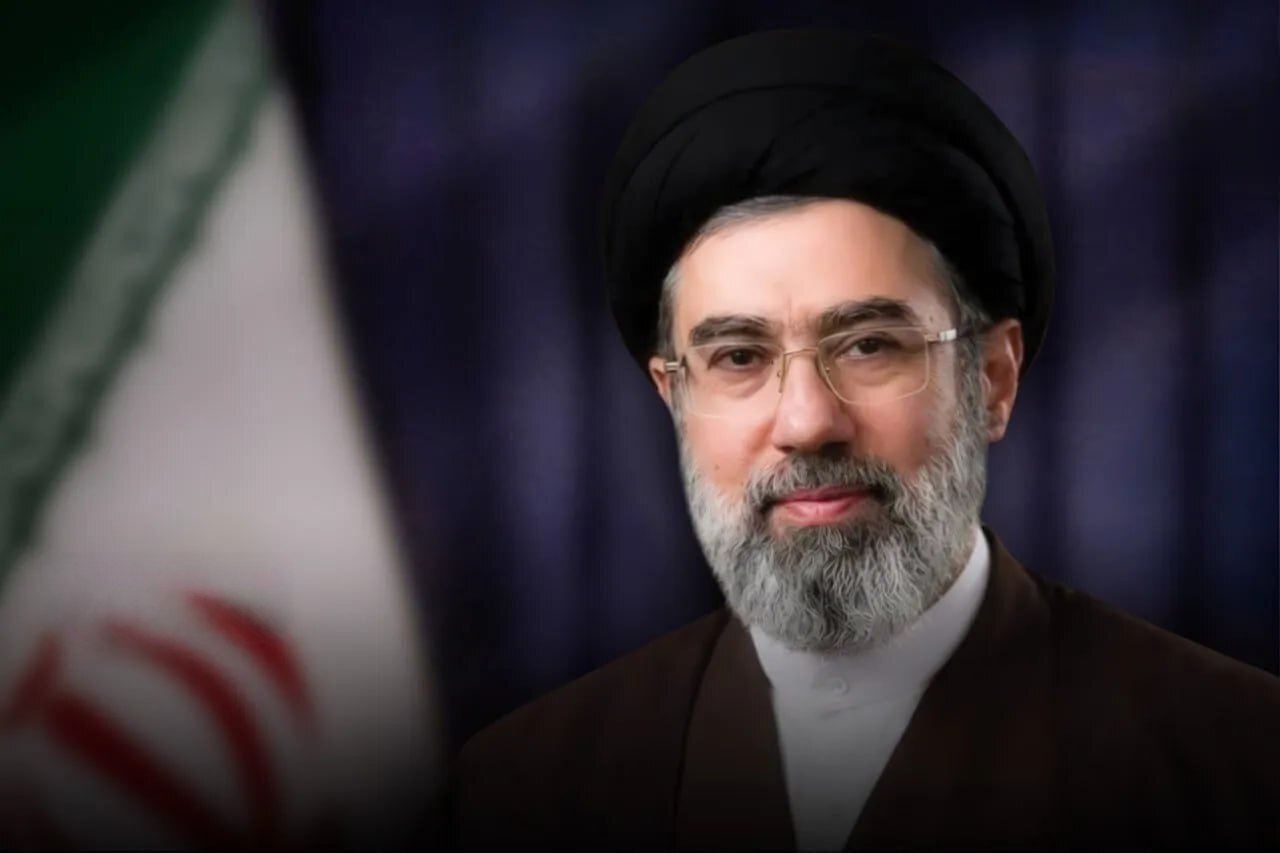 رهبر انقلاب: انقلاب اسلامی بساط سلطه خارجی را برهم زد