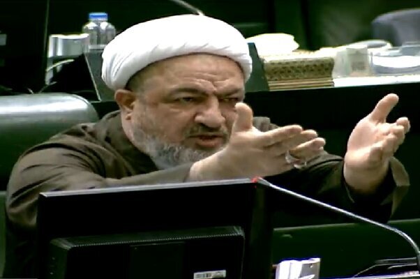 طرفداران عبدی و زیباکلام سکوت کردند، چرا شما کمپین راه انداختید؟