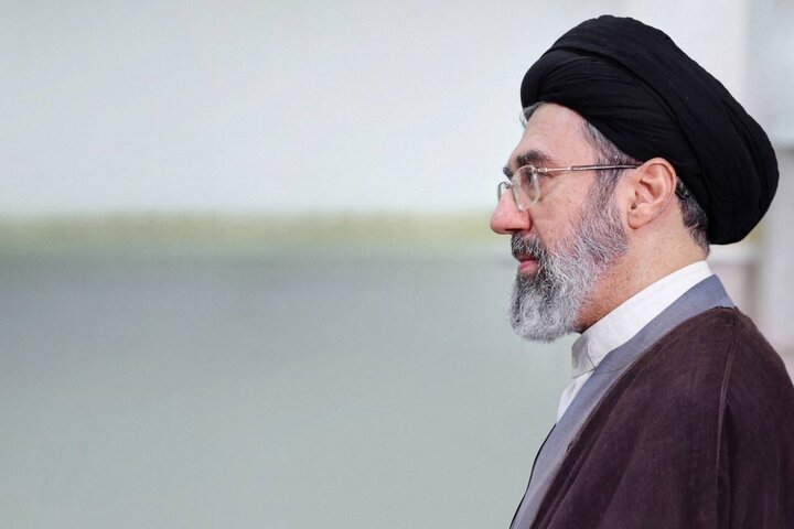 آیت‌الله خامنه‌ای: فتح قلّه‌های پیشرفت، مأموریت تاریخیِ دانش‌آموزان و دانشجویان است
