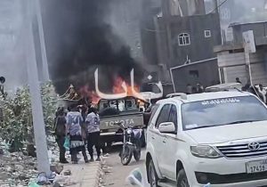 نیروهای مزدور امارات خودروی وزیر دفاع مزدوران عربستان سعودی را به آتش کشیدند و همراهان‌اش را بازداشت کردند!