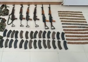 محموله سلاح و مهمات در مسیر انتقال به عمق کشور بود که در مرز اشنویه ضبط شد