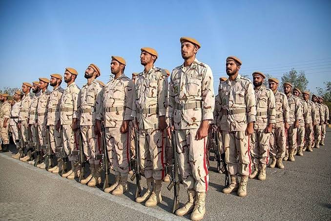 غیبت سربازی در زمان جنگ؛ از اضافه‌خدمت تا حبس