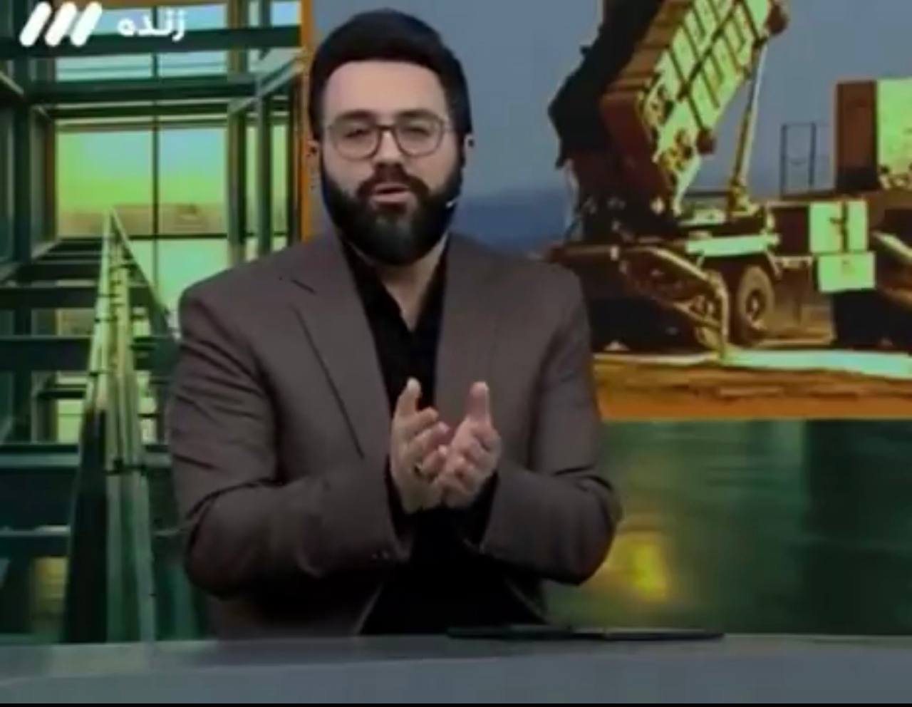 مجری صداوسیما: تو را به ۱۲۴ هزار پیغمبر و همه اهل‌بیت، باور کنیم ما در جنگ پیروز شدیم
