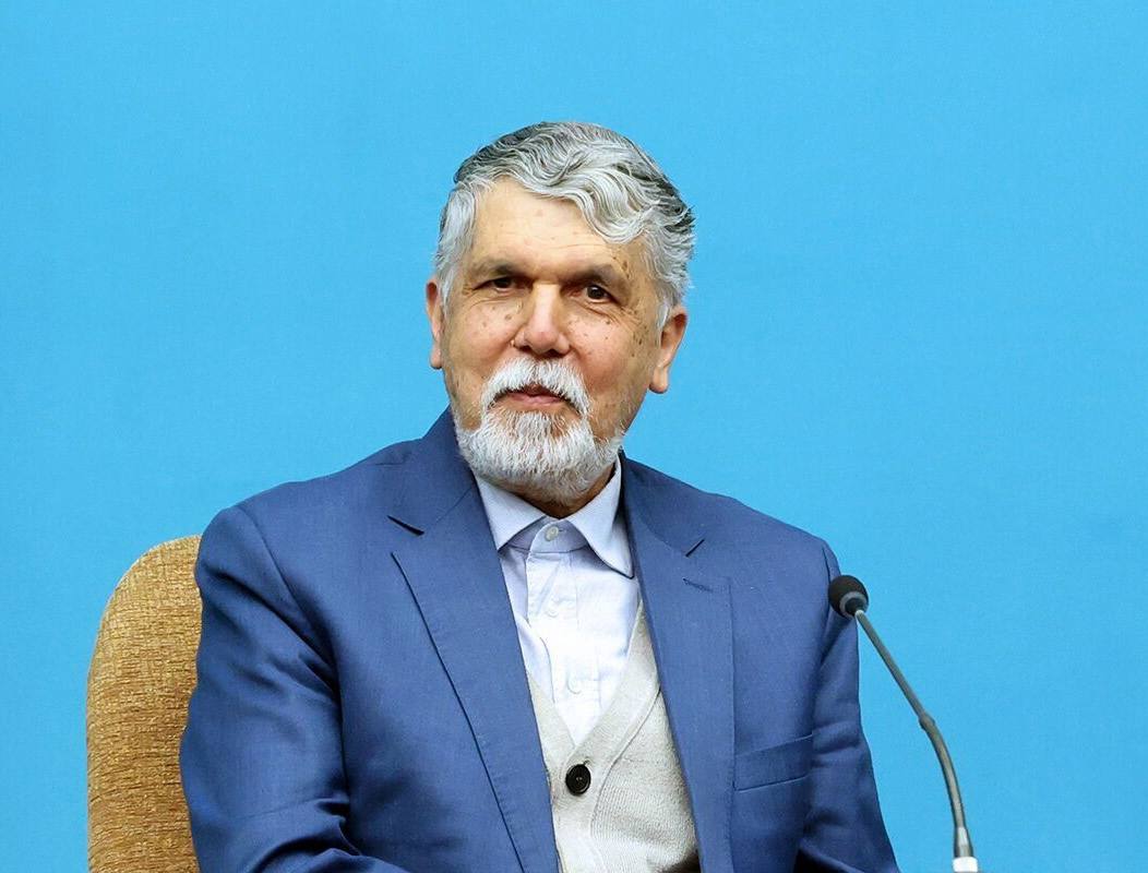 وزیر ارشاد: سوز و سوگ دی‌ماه از یاد رفتنی نیست