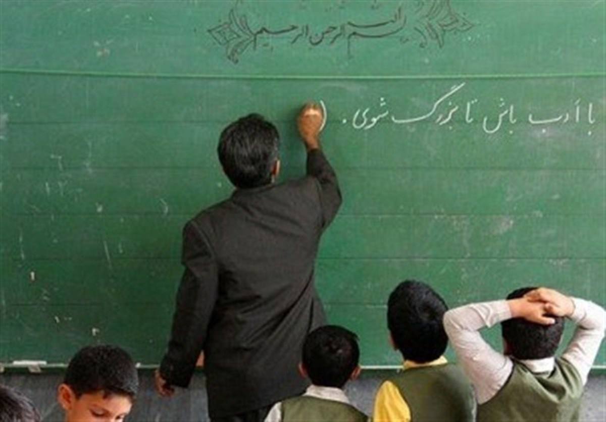 حقوق و مزایای معلمان از مهر افزایش می‌یابد