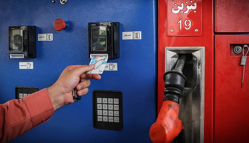 نزدیک به نیمی از بنزین کشور با کارت جایگاه مصرف می‌شود، استفاده از کارت شخصی کاهش پیدا کرده است