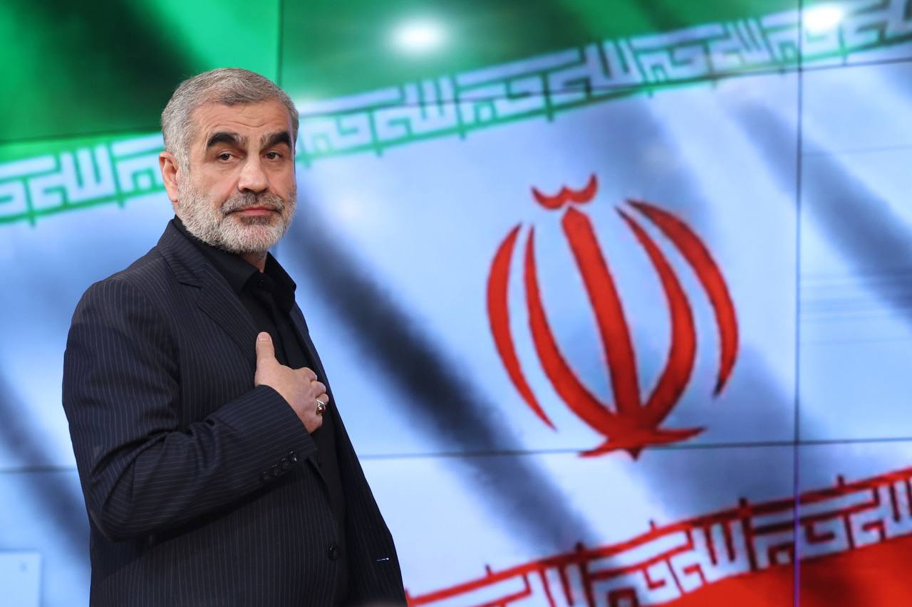 آقای نیکزاد، درد در روسری نیست، در سر است؛ وضع حجاب را دیدی، گرانی و فقر و خیلی چیزهای دیگر را ندیدید