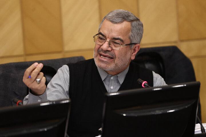 احمدی سنگر: عدالت آموزشی نداریم،دانش‌آموزی که در مناطق محروم معلم ندارد، چگونه با تهران رقابت کند؟