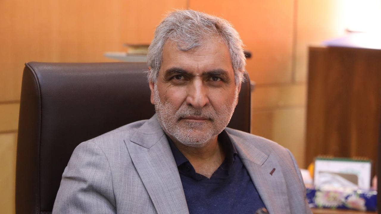 قوامی: تراستی‌ها کشور را روی مین بردند؛ ۳ میلیارد دلار بازنگشته است