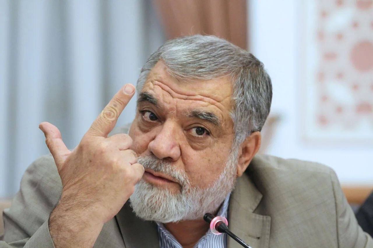 ولایتمدار: روحانی و برجام ما را ذلیل کردند؛ خدا ذلیلشان کند! حالا با اقتدار مذاکره می‌کنیم