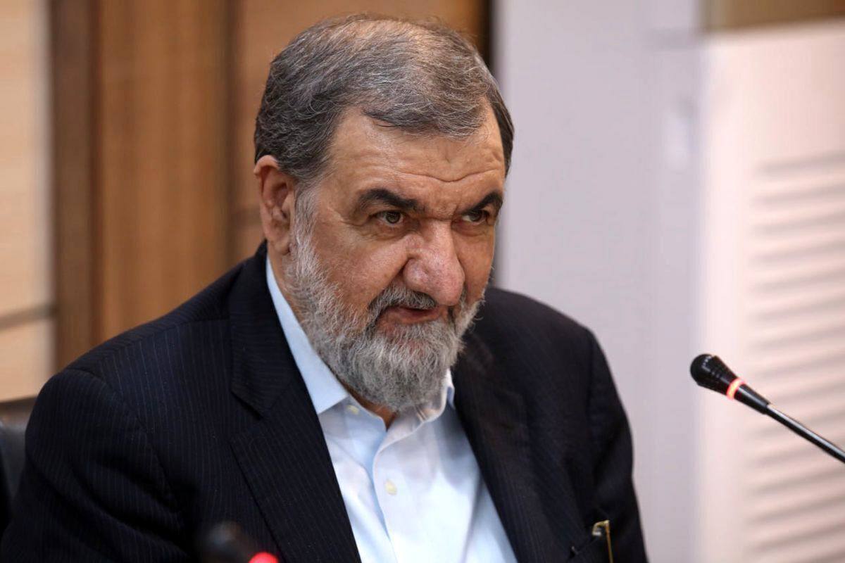 رضایی: آمریکا و ترامپ خواهند رفت، اقتصاد آمریکا در حال فروپاشی است؛ ایران و کشورهای عربی می‌مانند
