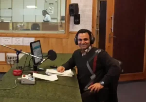 گزارشگر صداوسیما: شروع‌کننده توهین‌ها تماشاگران تراکتور بودند نه ملوان؛ واقعیت این است که من چیز غیرطبیعی ندیدم!