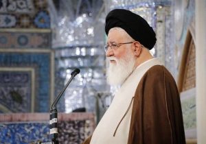 علم‌الهدی: دشمن با برگزاری برنامه‌های مبتذل برای تجمعات مردمی رقیب می‌سازد
