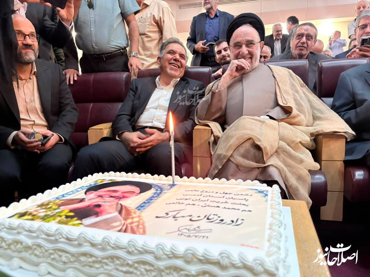 جشن تولد خاتمی در حاشیه نشست بنیاد باران برگزار شد