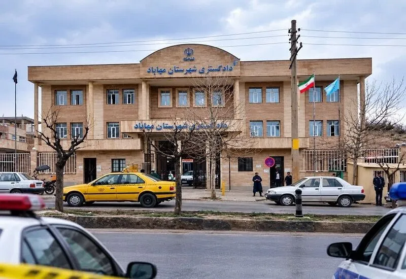 تیراندازی خونین مقابل دادگستری مهاباد؛ یک کشته و ۴ زخمی