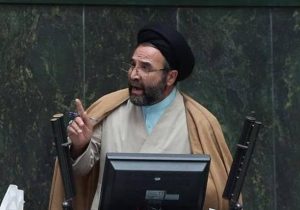 ذاکر: وزیر ورزش باید پاسخگوی توهین‌ها به هواداران تراکتور باشد