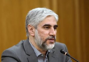 احمدوند: مسئولان فکر می‌کنند باید خودشان مردم را تربیت کنند!