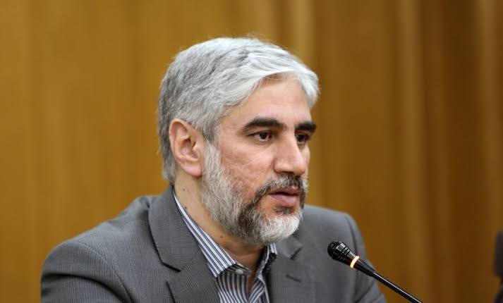 احمدوند: مسئولان فکر می‌کنند باید خودشان مردم را تربیت کنند!