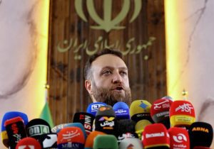 زارع: شهروندان آمریکایی به ایران آمده‌اند تا در کنار ایرانی‌ها مقابل آمریکا بایستند