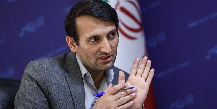 فرهادی: درآمد معلمان پایین است؛ اما استعفای جمعی صحت ندارد