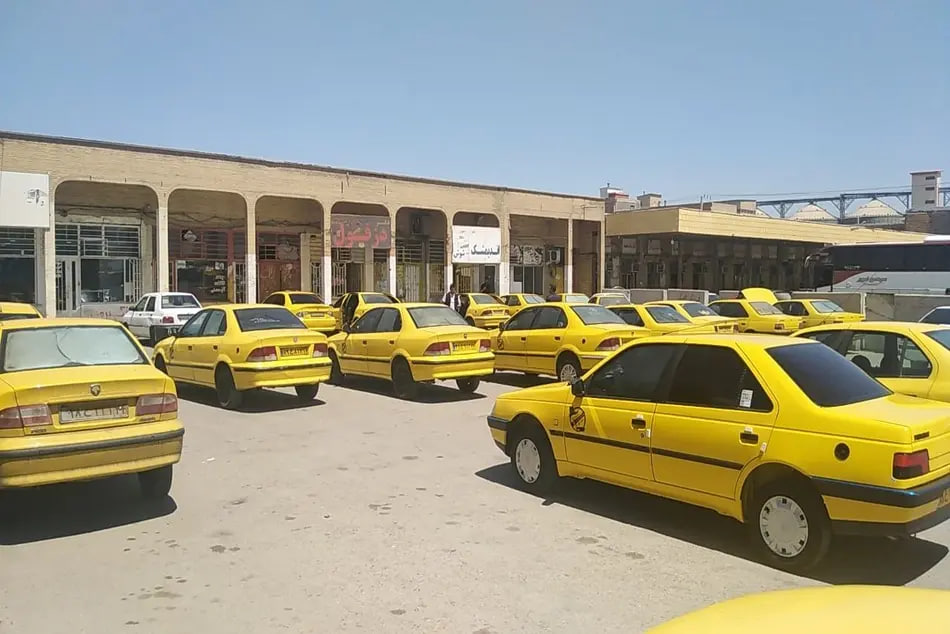 اعتراض رانندگان سواری کرایه به سهمیه‌بندی جدید بنزین