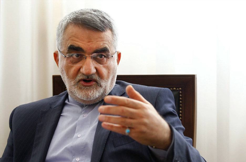 بروجردی: اگر از «مادر بمب‌ها» استفاده کنید، ما هم «پدر موشک‌ها» را به کار می‌گیریم