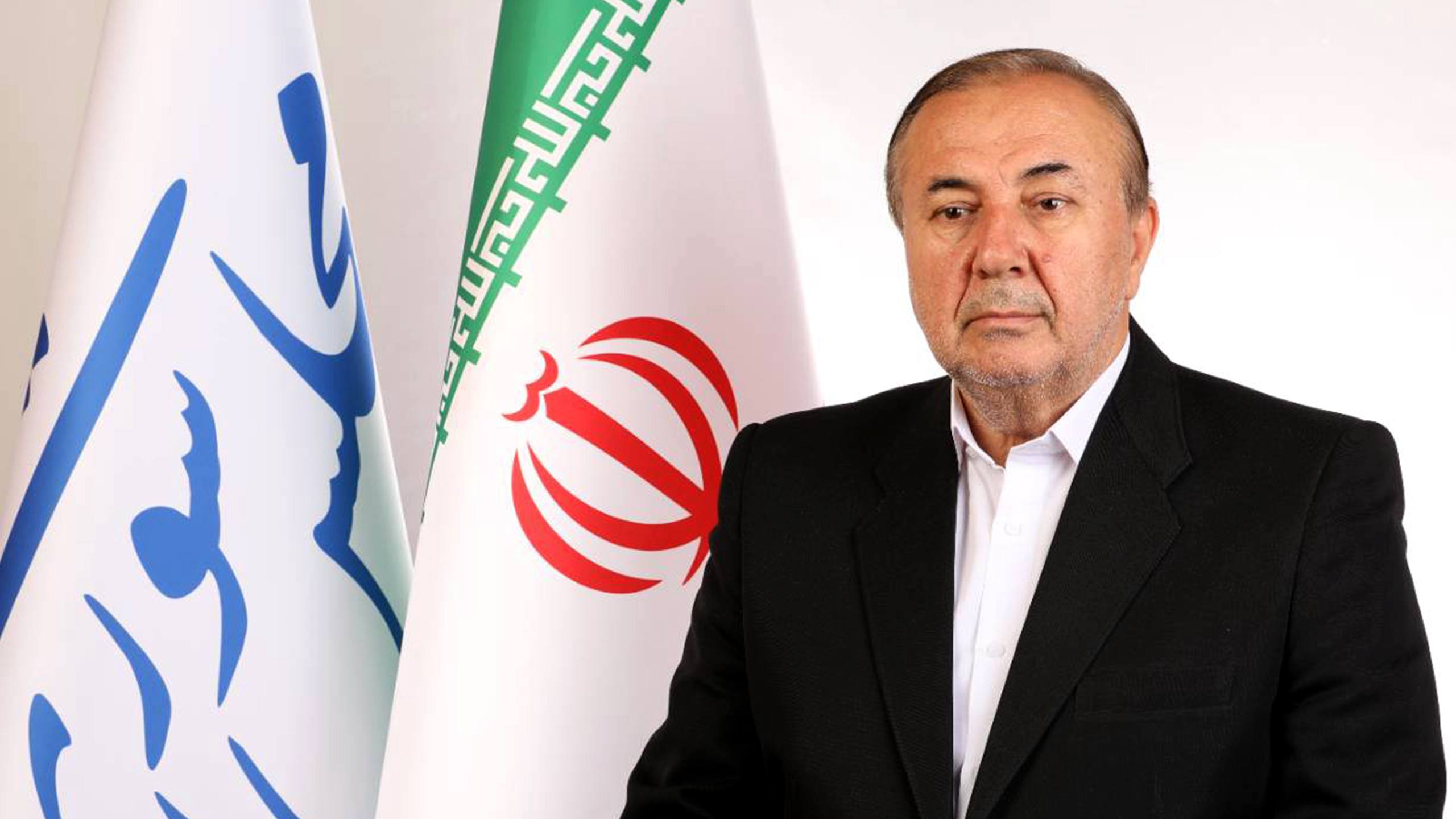 نوین: به‌دلیل تکرار توهین‌ها، استیضاح وزیر ورزش را امضا می‌کنم؛ ترک بازی تراکتور شرافتمندانه‌تر بود