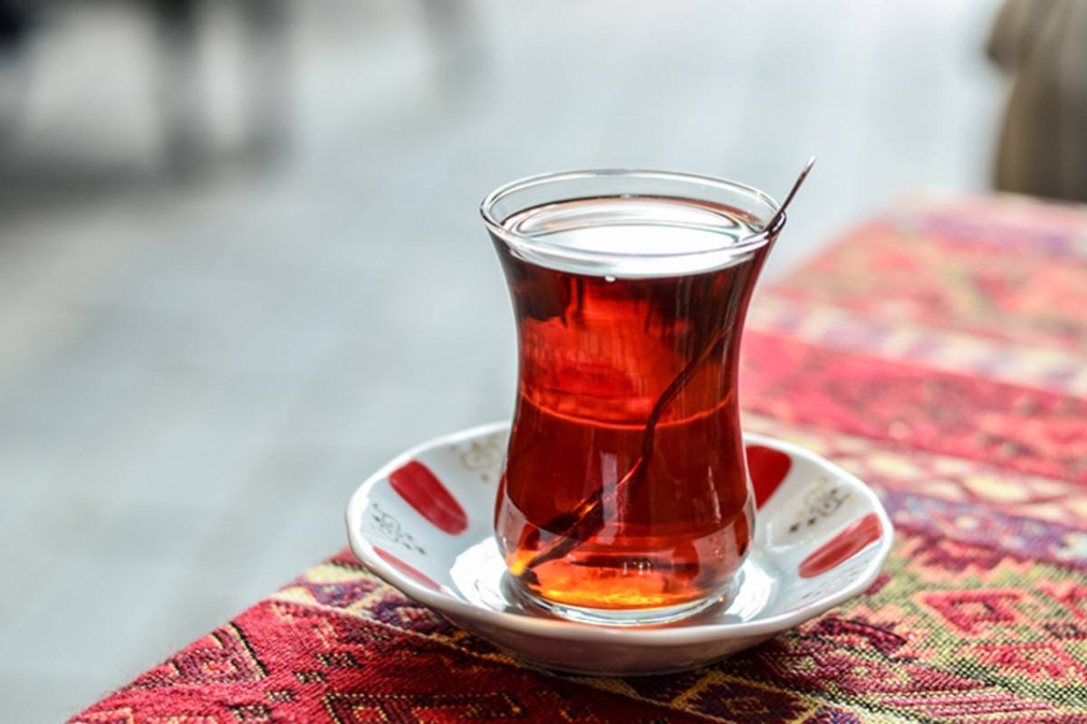 مصرف منظم و به اندازه چای میتواند باعث کاهش خطر بیماری‌های قلبی‌عروقی شود